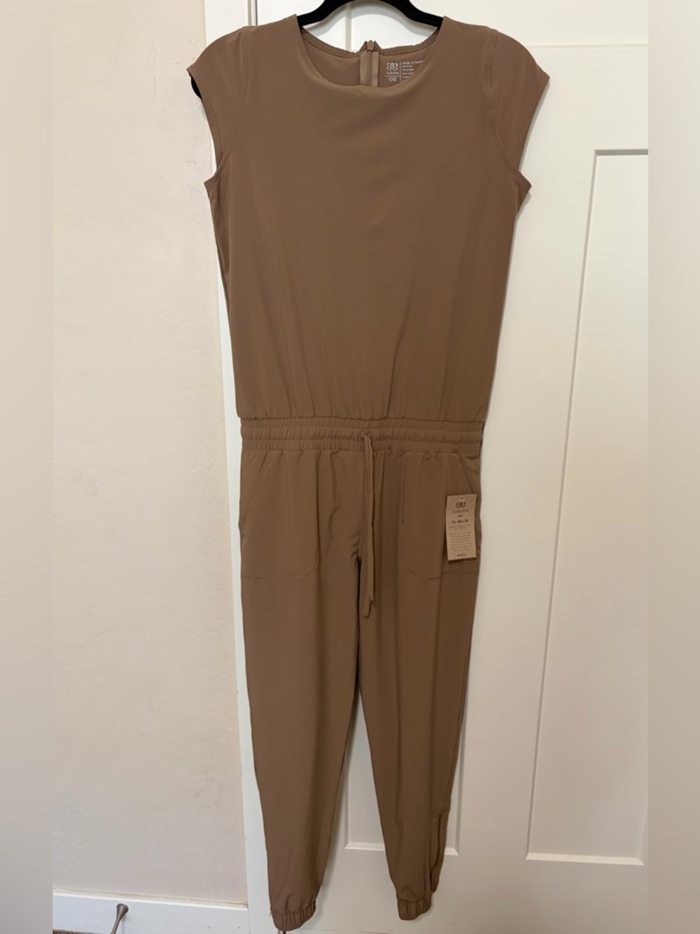 Albion Fit NWT Khaki Jumpsuit Everyday Travel Short Sleeve Women’s Size XXS